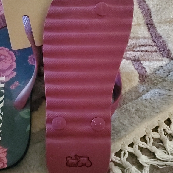 Coach flips flowers new really pretty colors - Picture 3 of 7